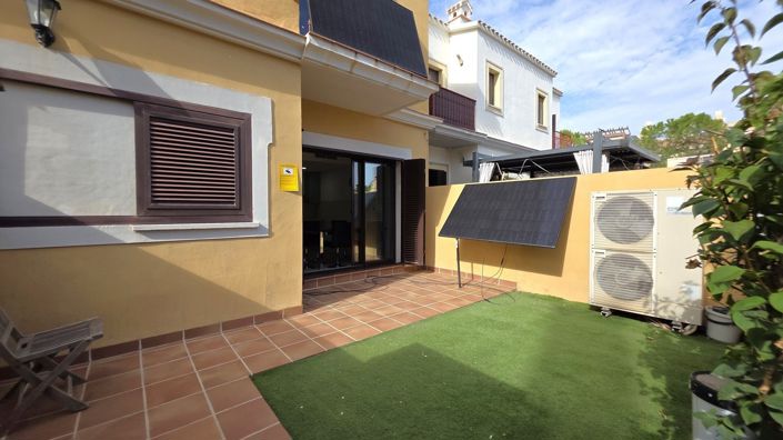 Image No.15-3 Bed House for sale