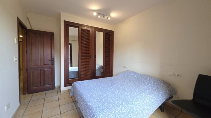 Image No.17-3 Bed House for sale