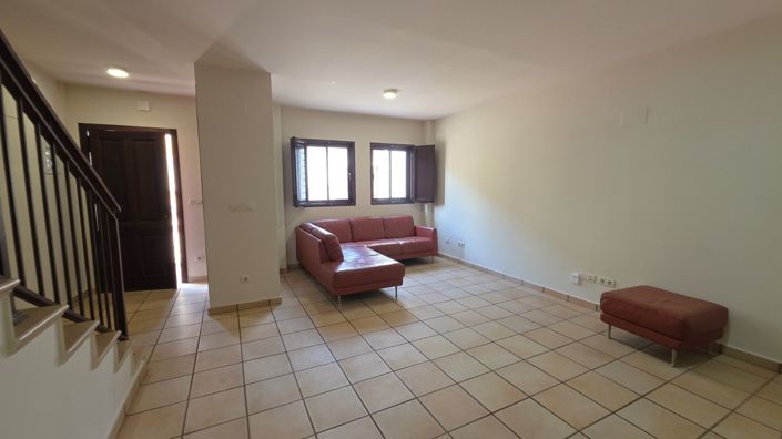 Image No.8-3 Bed House for sale