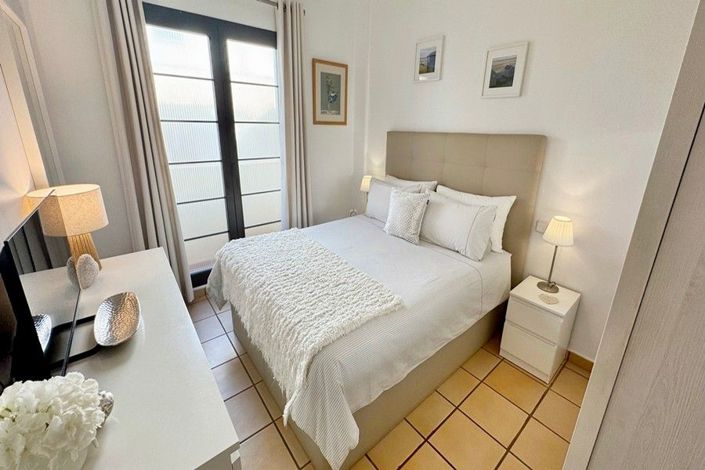 Image No.20-2 Bed Apartment for sale