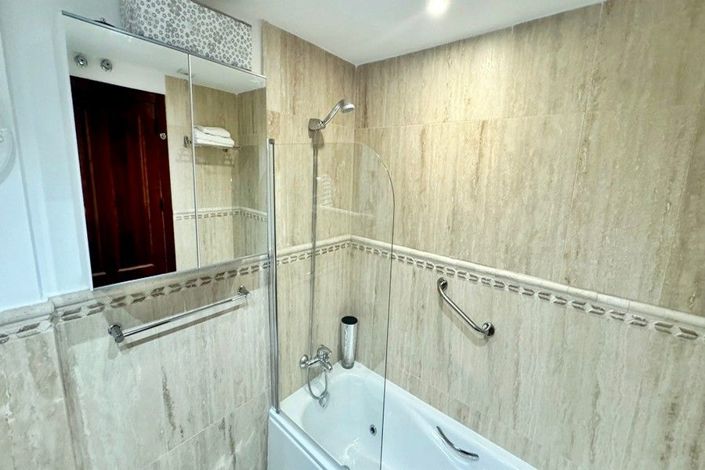 Image No.25-2 Bed Apartment for sale