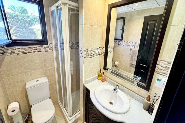 Image No.25-3 Bed House for sale