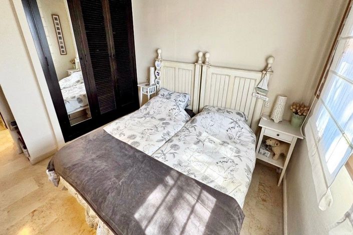 Image No.28-3 Bed House for sale