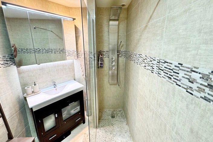 Image No.30-3 Bed House for sale