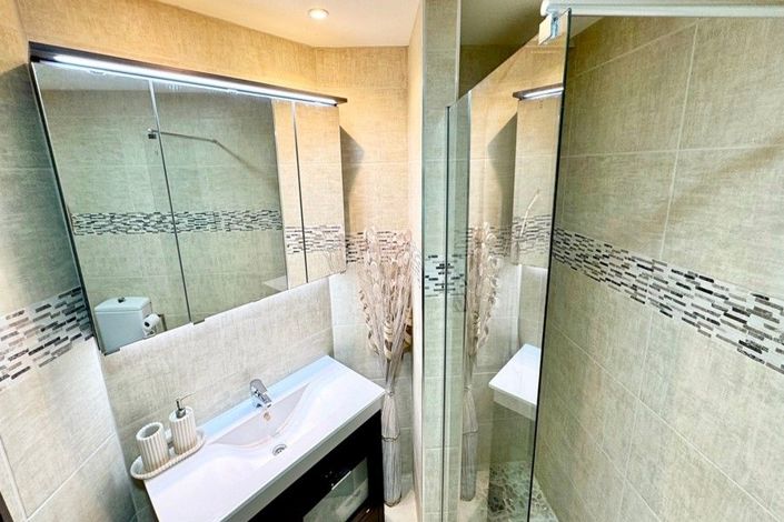 Image No.31-3 Bed House for sale