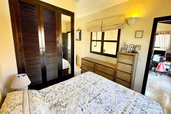 Image No.41-3 Bed House for sale