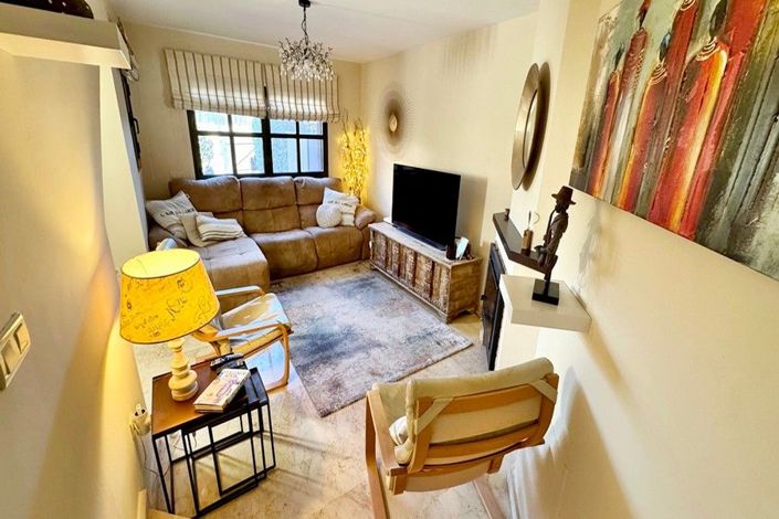 Image No.5-3 Bed House for sale