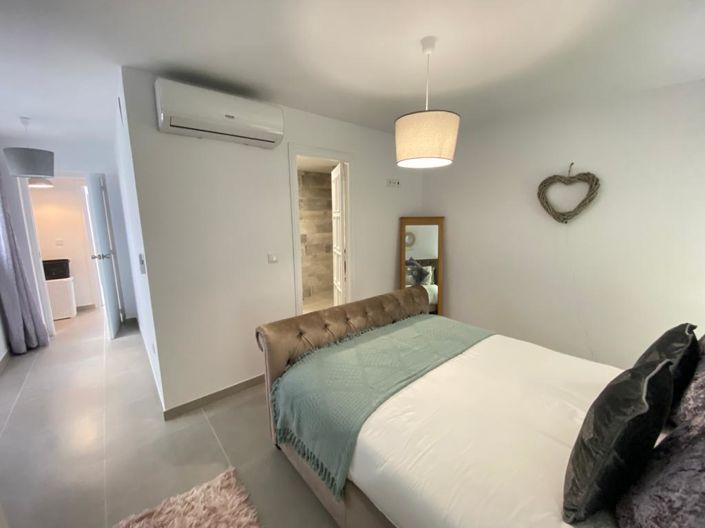 Image No.15-3 Bed Apartment for sale