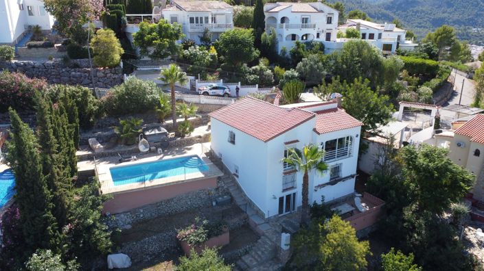 Image No.2-4 Bed Villa for sale