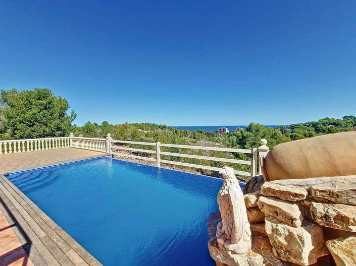 Image No.1-4 Bed Villa for sale