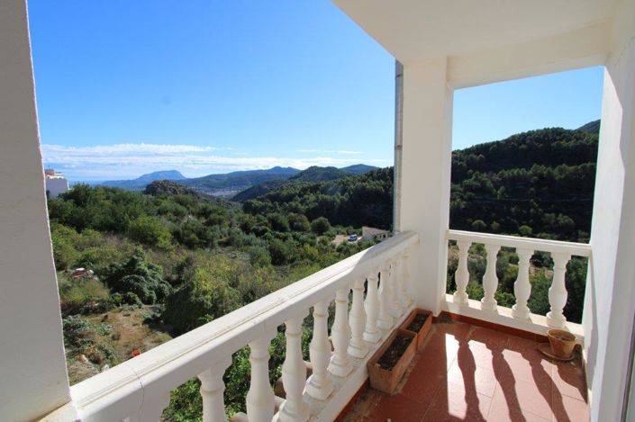 Image No.20-7 Bed Townhouse for sale