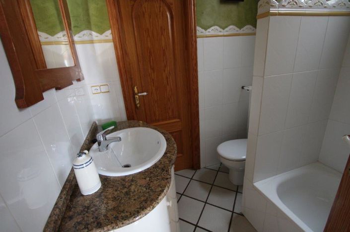 Image No.3-7 Bed Townhouse for sale