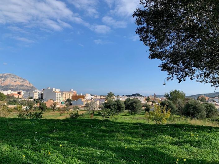 Image No.11-3 Bed Property for sale