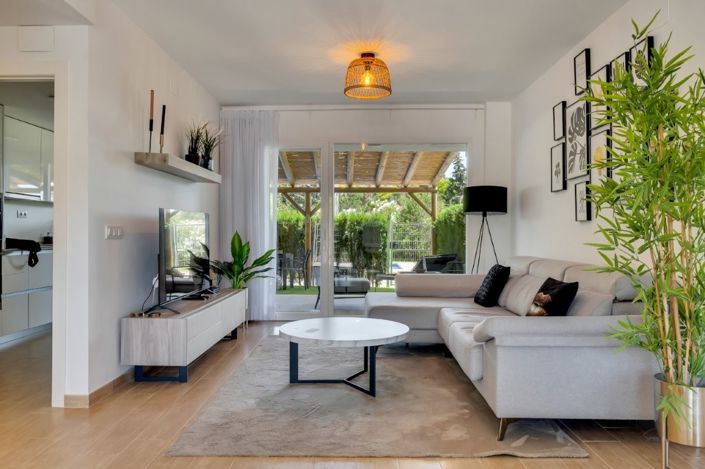 Image No.11-4 Bed Townhouse for sale