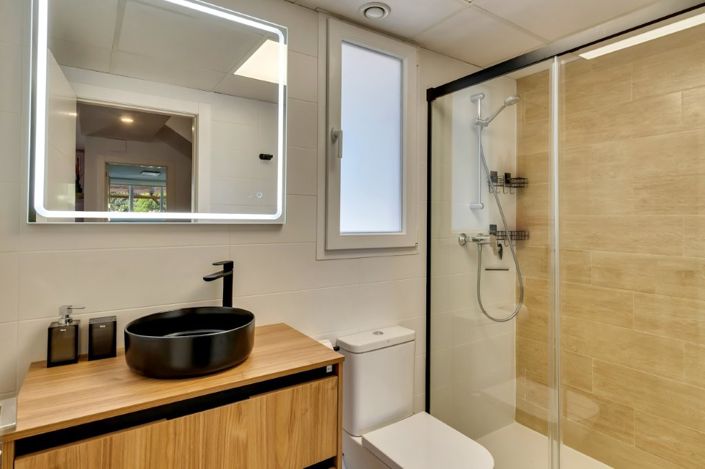 Image No.14-4 Bed Townhouse for sale