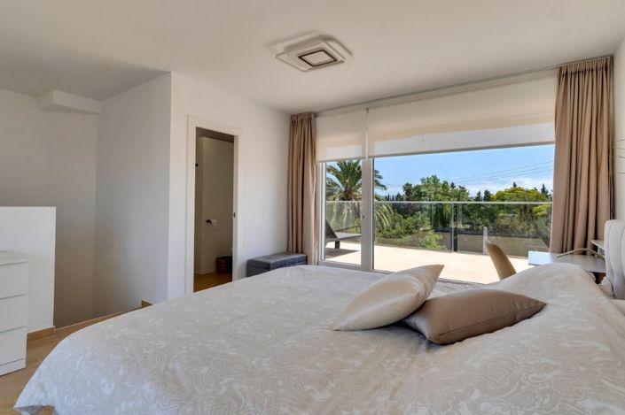 Image No.28-4 Bed Townhouse for sale