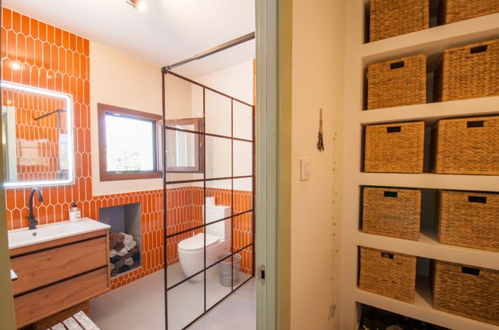 Image No.17-4 Bed Property for sale