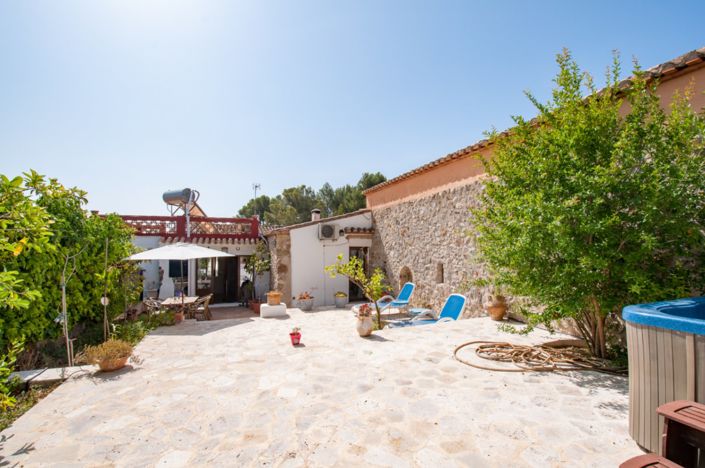 Image No.20-4 Bed Property for sale