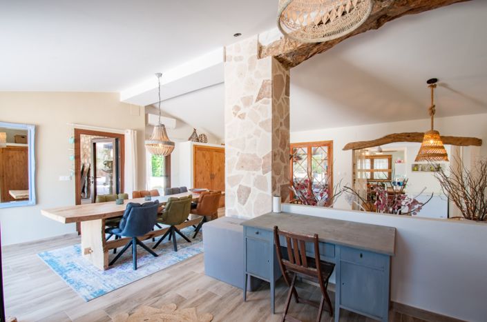 Image No.8-4 Bed Property for sale