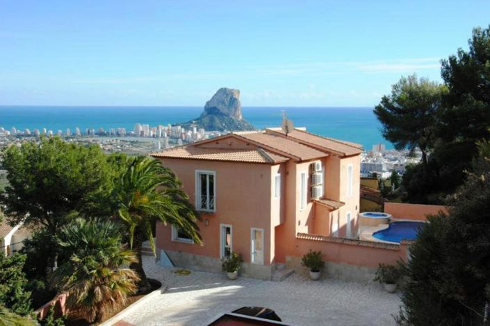 Image No.1-4 Bed Villa for sale