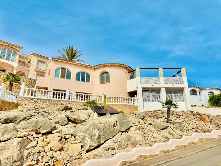 Image No.1-2 Bed Villa for sale