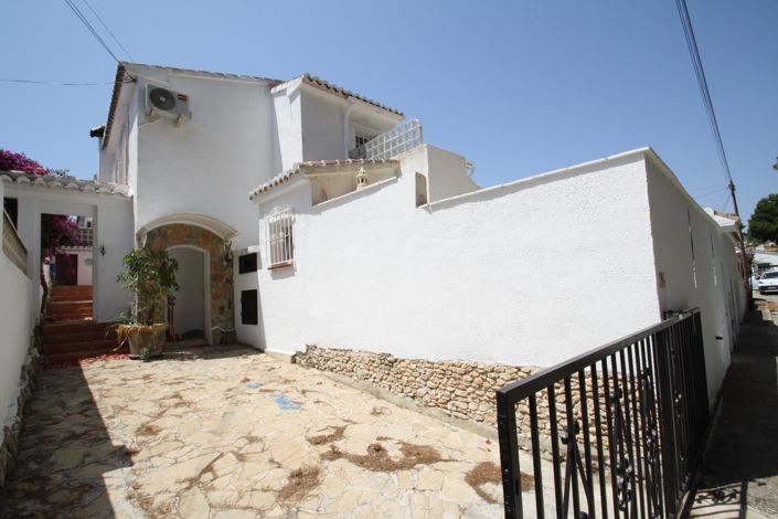 Image No.2-5 Bed Villa for sale