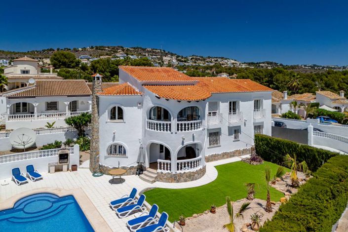 Image No.2-6 Bed Villa for sale