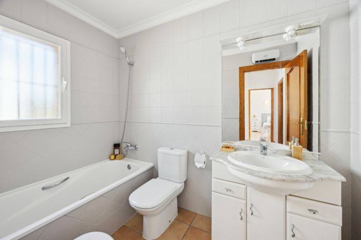 Image No.24-3 Bed Villa for sale