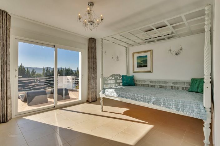 Image No.12-5 Bed Villa for sale