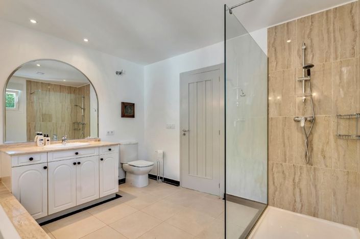 Image No.29-5 Bed Villa for sale