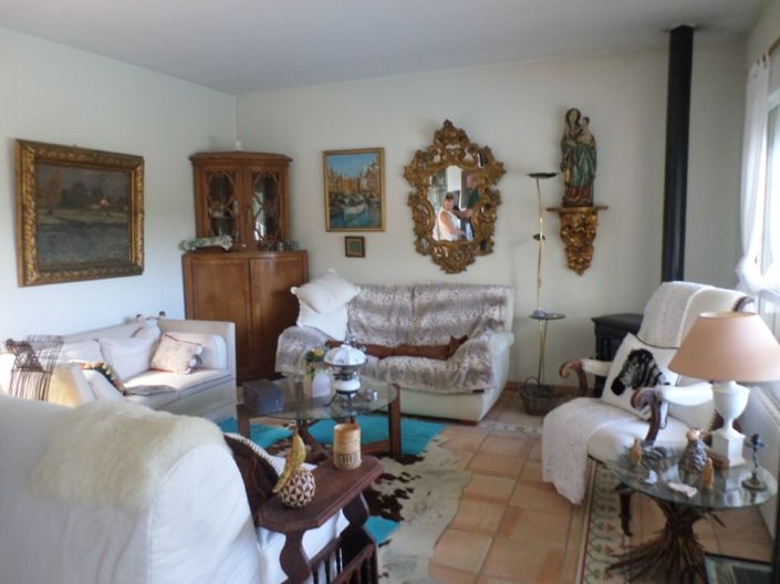 Image No.12-4 Bed Property for sale