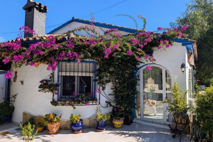 Image No.1-3 Bed Villa for sale