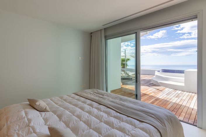 Image No.25-3 Bed Property for sale