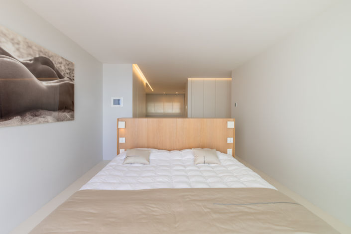 Image No.28-3 Bed Property for sale