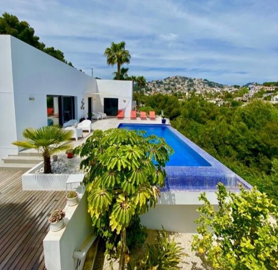 Image No.1-3 Bed Villa for sale