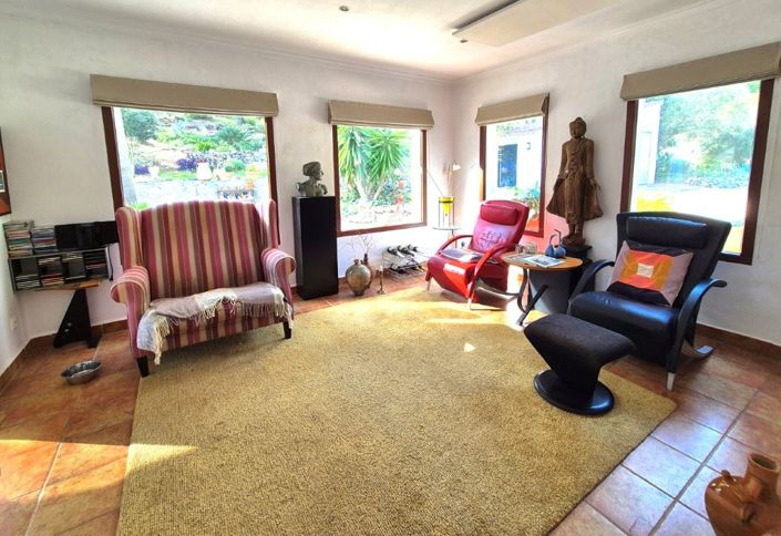 Image No.9-4 Bed Villa for sale