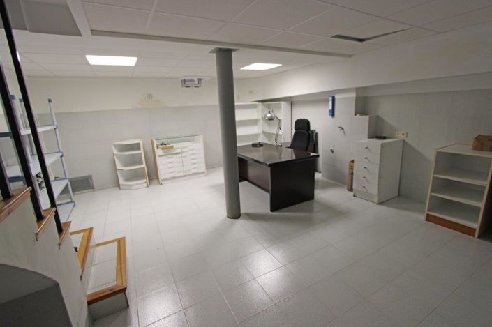 Image No.11-7 Bed Townhouse for sale