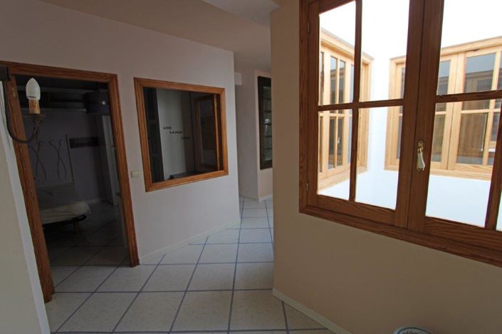 Image No.16-7 Bed Townhouse for sale