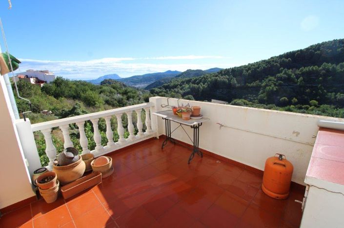 Image No.7-7 Bed Townhouse for sale