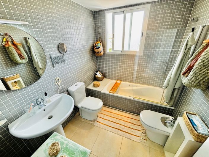 Image No.12-2 Bed Apartment for sale