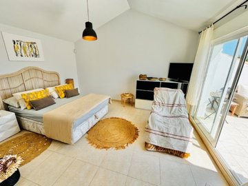 cce52c5ddc0a72848306d52f1f7542c1