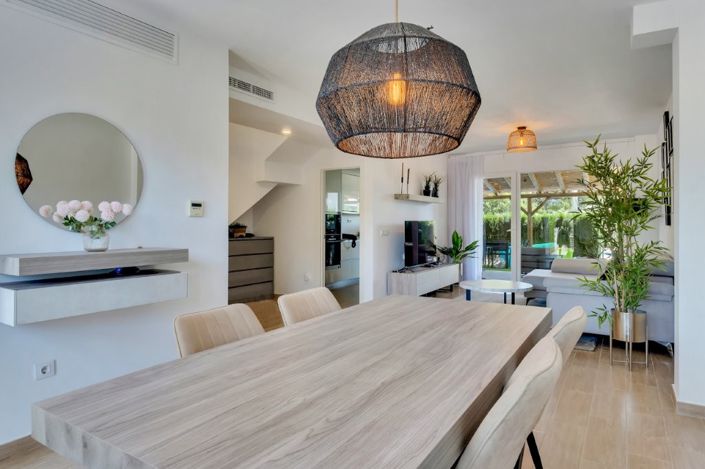 Image No.13-4 Bed Townhouse for sale