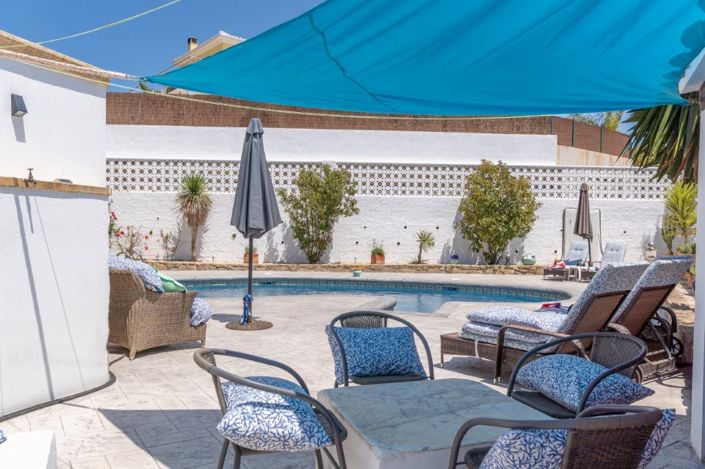 Image No.2-5 Bed Villa for sale