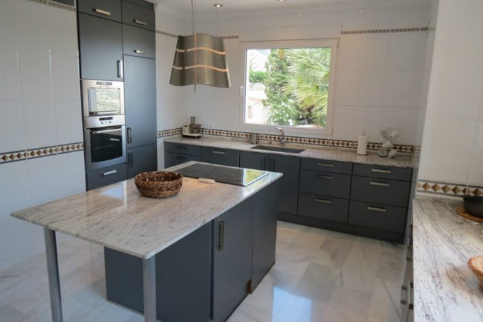 Image No.9-4 Bed Villa for sale