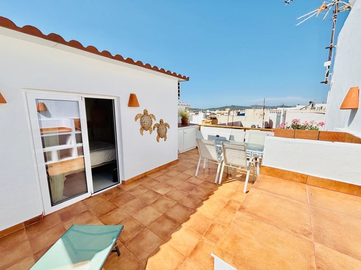 Image No.28-2 Bed Apartment for sale