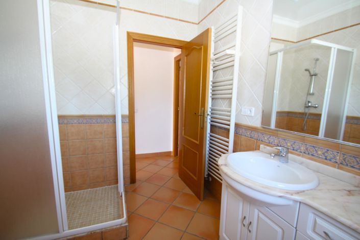 Image No.12-3 Bed Villa for sale