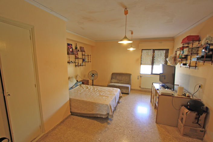 Image No.15-9 Bed Villa for sale