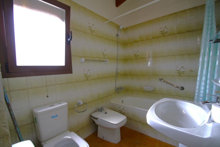 Image No.10-4 Bed Villa for sale