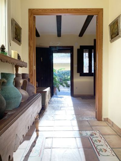 Image No.19-4 Bed Property for sale