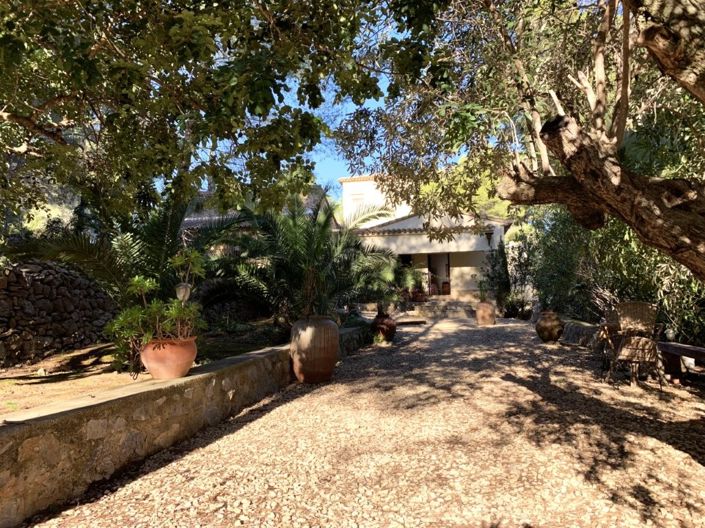 Image No.2-4 Bed Property for sale